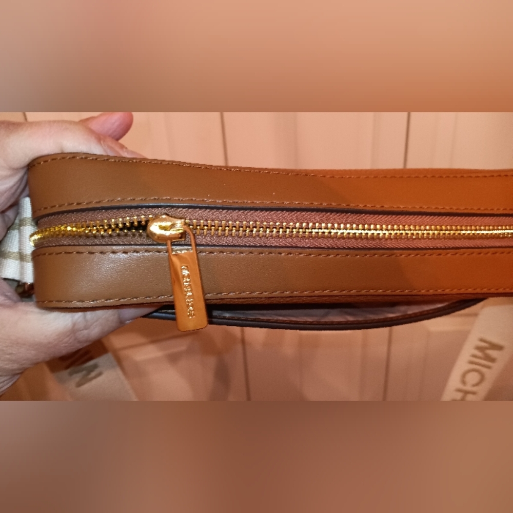 Michael Kors Crossbody Bag - Picture 11 of 16